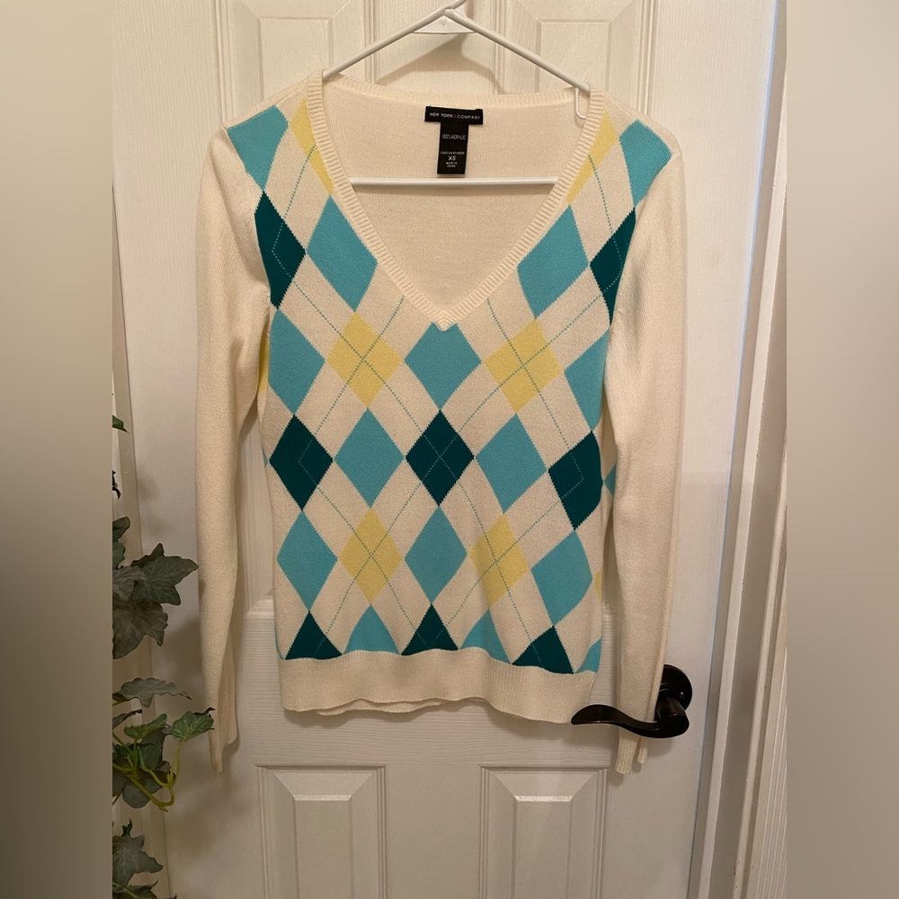 New York & Company, xs, gently worn argyle sweater